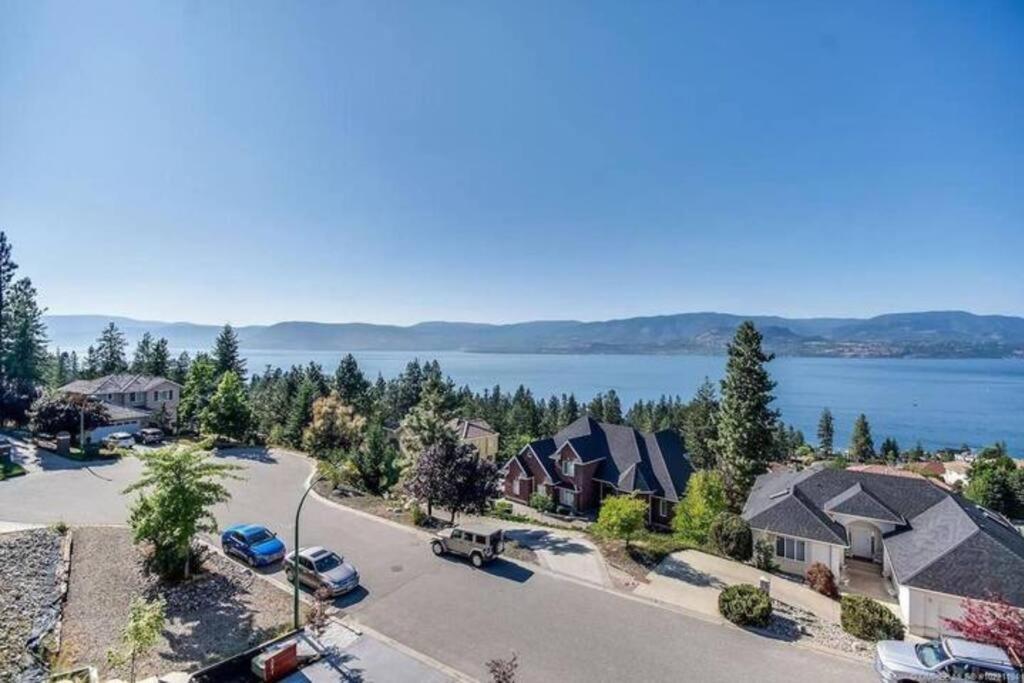 The Infiniti Villa Kelowna Exterior foto