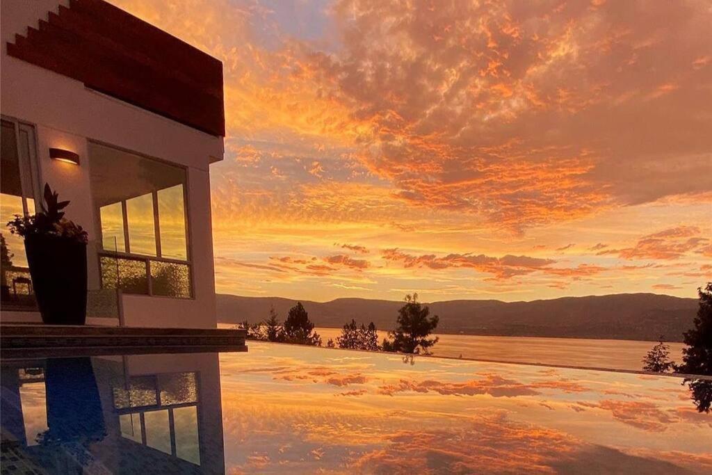 The Infiniti Villa Kelowna Exterior foto